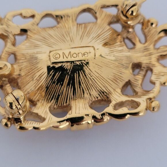 Monet Gold Tone Victorian Retro Style Blue Glass Clear Crystal Brooch Pin 1,5" - Picture 3 of 7